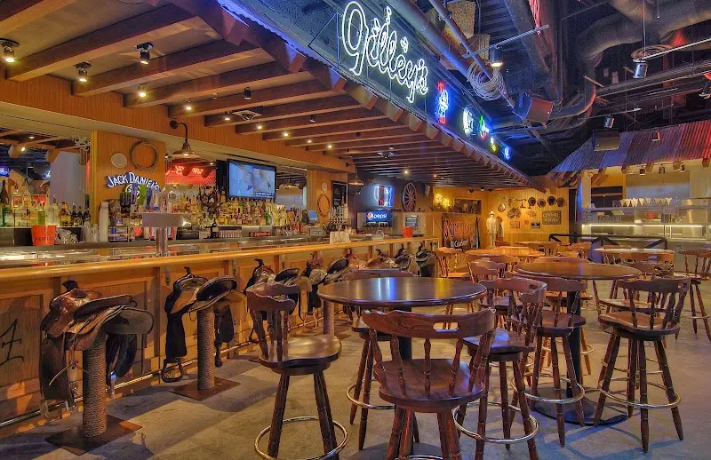 Gilley's Saloon happy hour