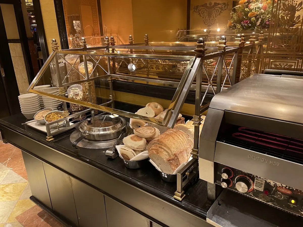 Henderson Happy Hours: Where Southeast Vegas Drinks Smart