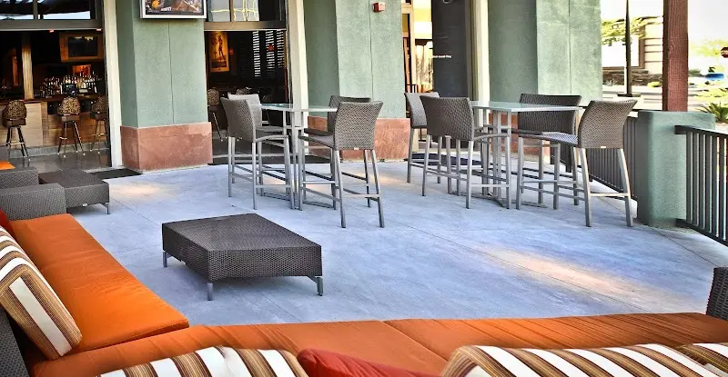 PT's Tavern - 215 & Aliante